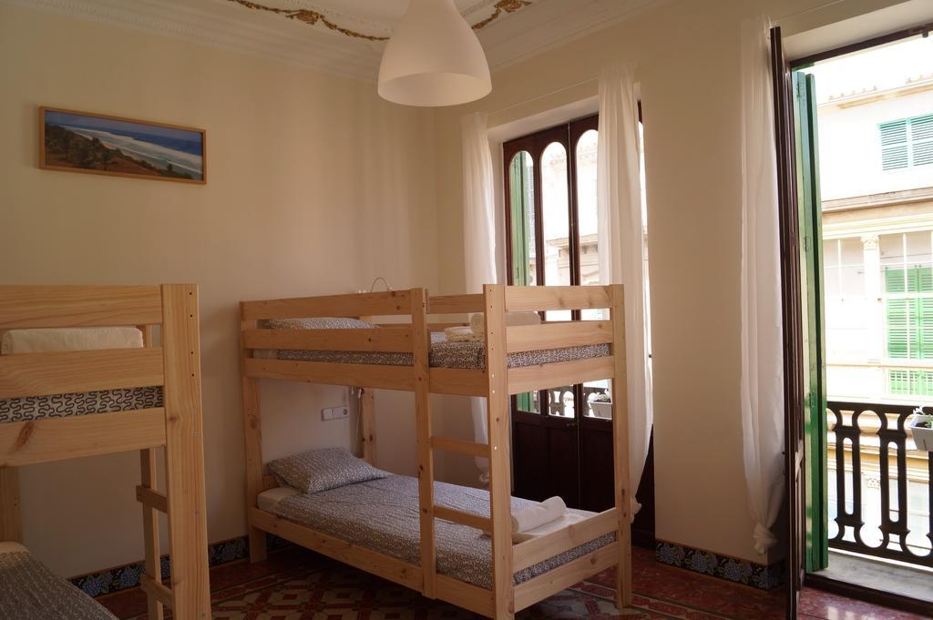 Hostel Pura Vida - Albergue Juvenil ปัลมาเดมายอร์กา ห้อง รูปภาพ